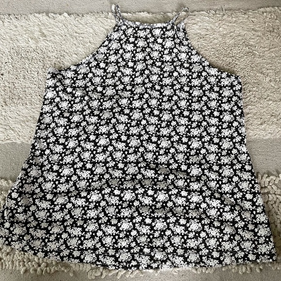 NEW LOOK Lace up Floral tank - 2 - Picture 13 of 16